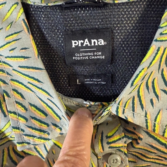 prAna Mens Lost Sol Printed Short Sleeve Button up Shirt Mens size large UPF30+ - Picture 5 of 8